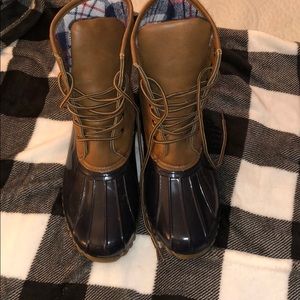 Duck boots